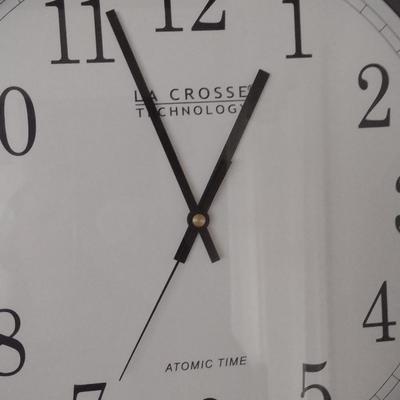 La Crosse Technology Atomic Wall Clock- Approx 13 3/4" in Diameter