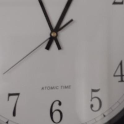La Crosse Technology Atomic Wall Clock- Approx 13 3/4" in Diameter