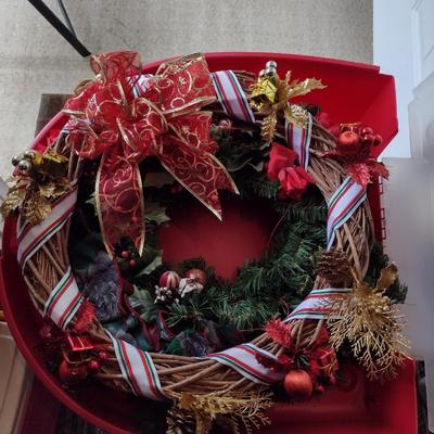 Seasonal Wreaths with Six Plastic Wreath Storage Boxes