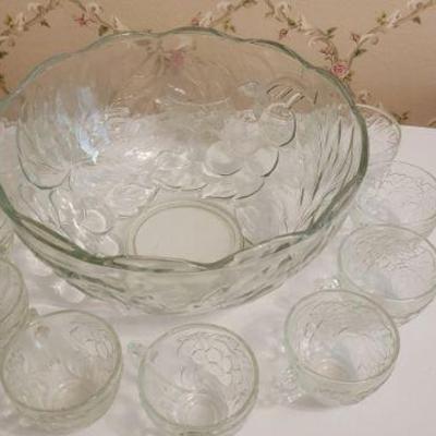 Clear glass Grape Punchbowl set $10