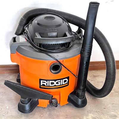 RIGID 12 Gallon 5.0 Peak HP Wet/Dry Shop Vacuum with Locking Hose and Accessories