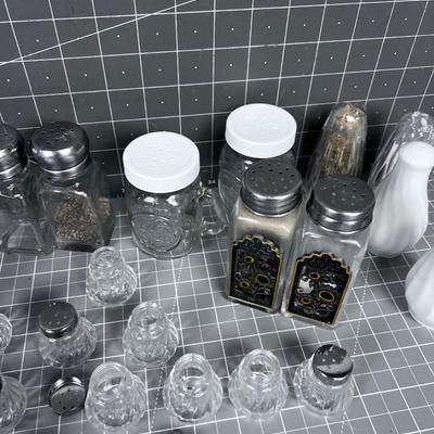 Mostly all Clear Glass SALT & PEPPER Shakers