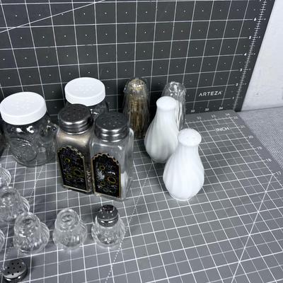 Mostly all Clear Glass SALT & PEPPER Shakers