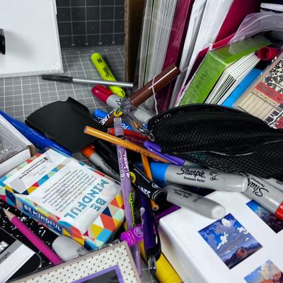 Super OFFICE SUPPLY Box; Pens, Pencils, Cards