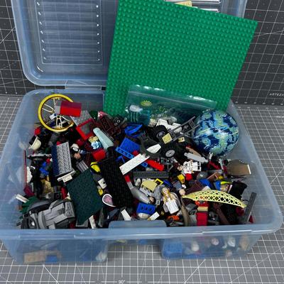 Tub Full of Lego; Star Wars, Lord of the Rings Etc. KITS