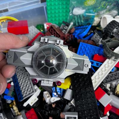 Tub Full of Lego; Star Wars, Lord of the Rings Etc. KITS