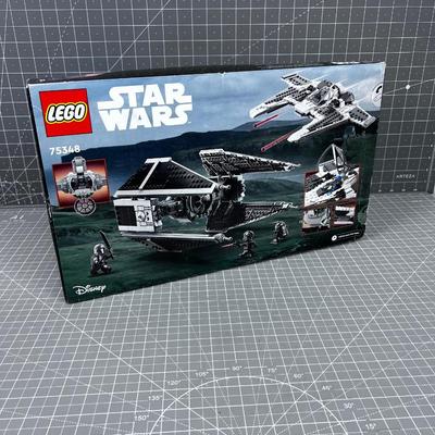 LEGO STAR WARS No. 75348 - Mandalorian Fang Fighter Vs TIE Interceptor