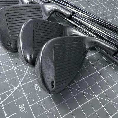Set of CALLAWAY BIG BERTHA Set of GOLF Irons