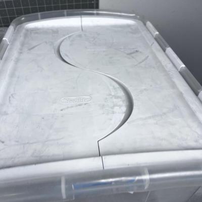 2 Clear Tubs