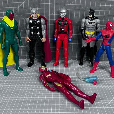 6 Large Action Figures SUPER HERO'S