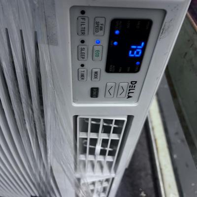 DELLA Window Air Conditioner WHITE