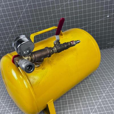 Central Pneumatic Portable Air Tank