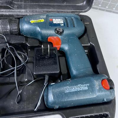 Black & Decker 7.2 Volt Cordless Drill W/case included