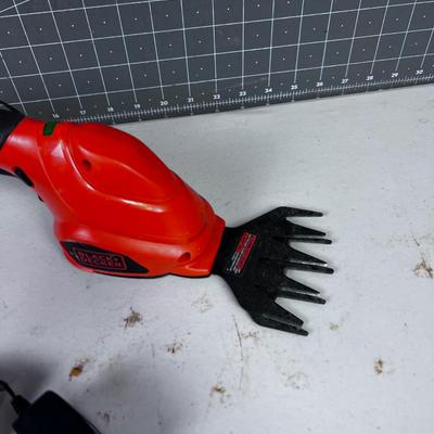 Black & Decker Electric Hedger with Charger