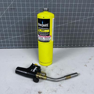 Benzomatic Torch with 1/2 of a Can of MATT Gas