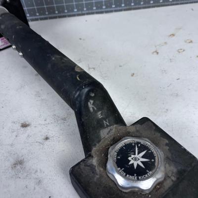 Carpet Knee Kicker Tool