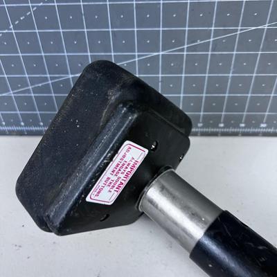 Carpet Knee Kicker Tool