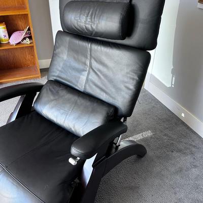 Leather Gravity Chair