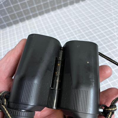 NIKON 9 X 25 Binoculars