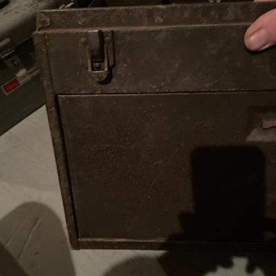 METAL TOOL BOX