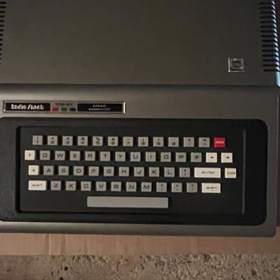 G1- Vintage Radio Shack TRS-80 Color Computer pkg