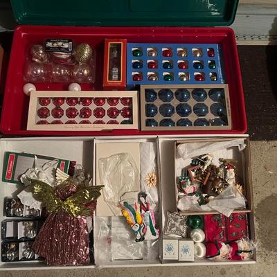 G4- Christmas ornaments, decor & Village piece