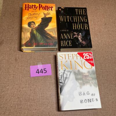 3 Sci-fi / Horror books