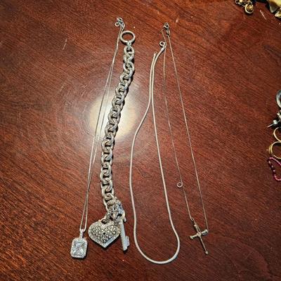 Necklace & Bracelet Lot 1
