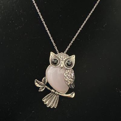 Silver toned owl, pendant Necklace