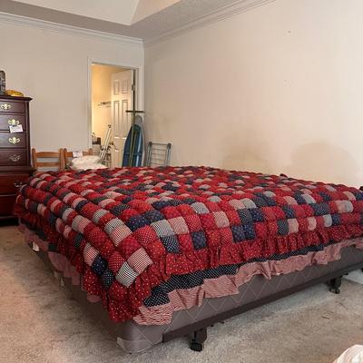 Americana Puff Patchwork Quilt and Bedskirt (P-DZ)