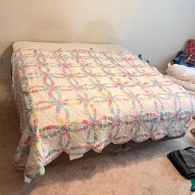 Three Unique Quilts (P-DZ)
