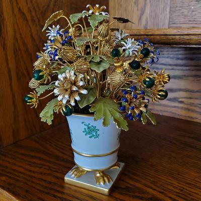 Handpainted Herend Hungary Vase with flowers