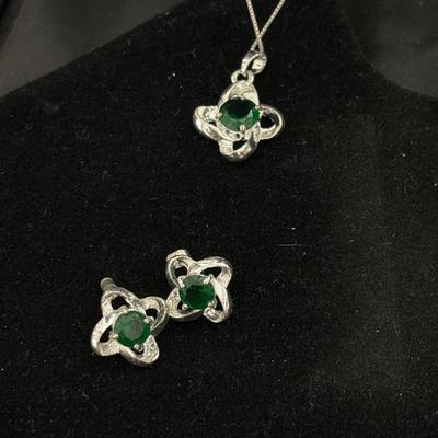 925 silver earrings and necklace with green middle gem