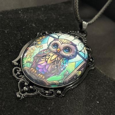 Owl frame pendant necklace