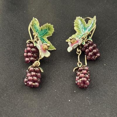 Purple beaded grapes dangle earrings