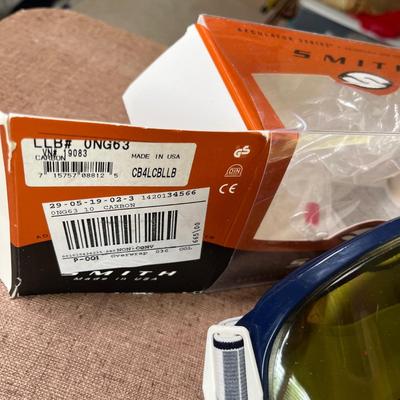 Ski goggles