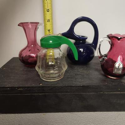 4 little pitchers