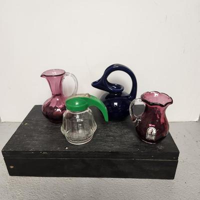 4 little pitchers