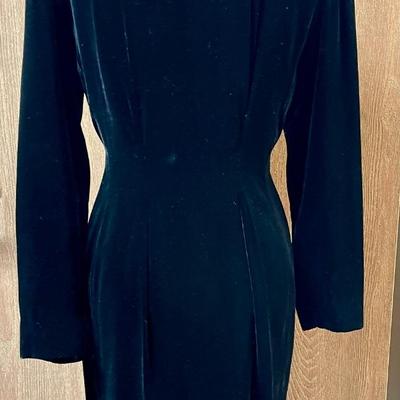 Black velvet Dress size 10 long sleeve v-neck