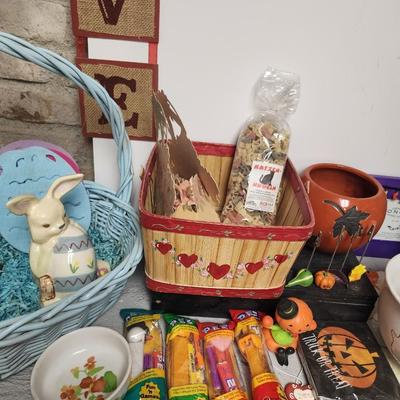 Mix lot of newish holiday stuff