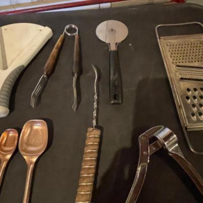 PARTIAL SET OF NORMANDY STAINLESS FLATWARE, CUTLERY & KITCHEN UTENSILS