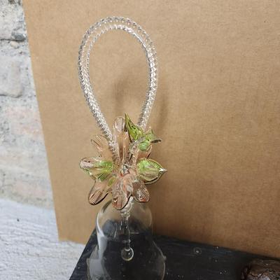 Lot of threaded glass (bell)
