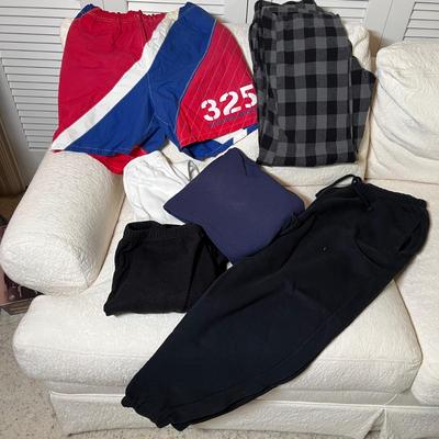 Men's leisure ware