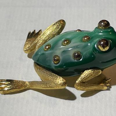 Vintage TRIFARI Enameled Frog Brooch/Pin 1-3/4" Tall in VG Preowned Condition.