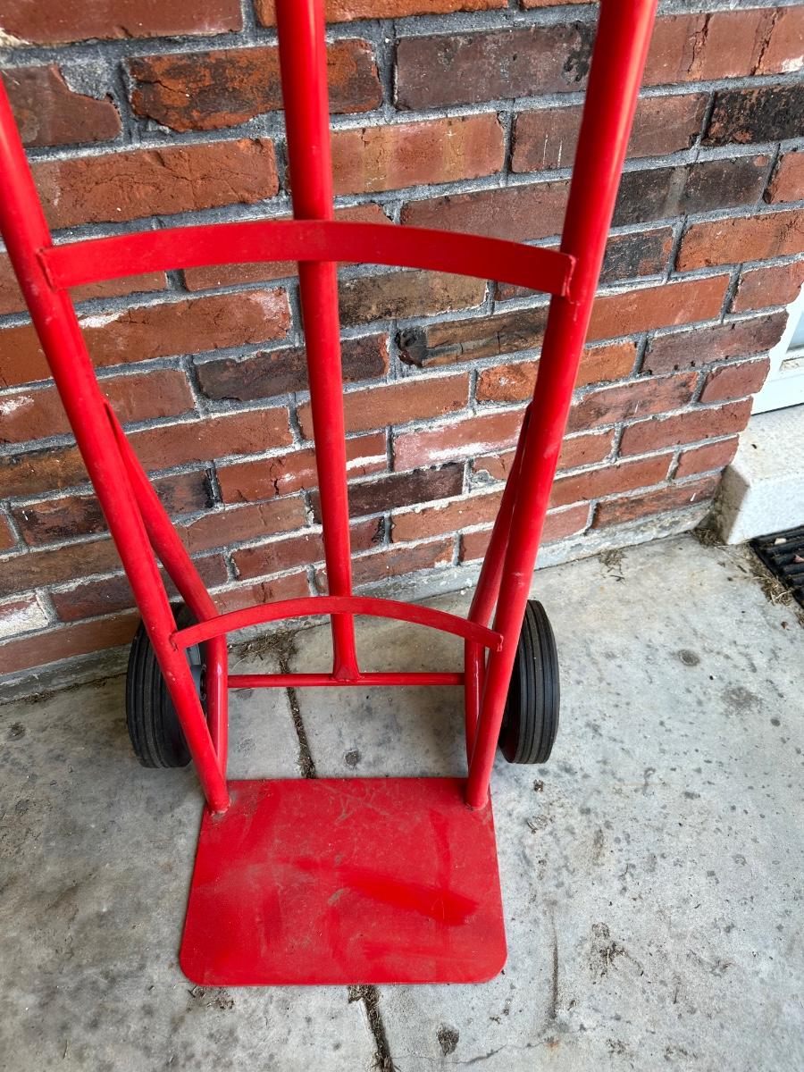  Haul Master Hand Truck | EstateSales.org