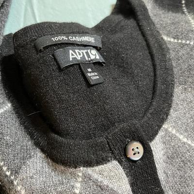 Lot of womens sweaters/ knit tops