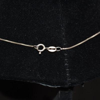 925 Sterling Box Chain w/ 925 Resin Flower Cross Pendant 18" 4.6g