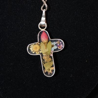 925 Sterling Box Chain w/ 925 Resin Flower Cross Pendant 18