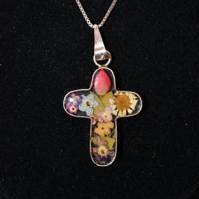 925 Sterling Box Chain w/ 925 Resin Flower Cross Pendant 18" 4.6g
