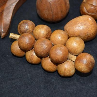 Vintage Lot of Wooden Centerpiece Fruit